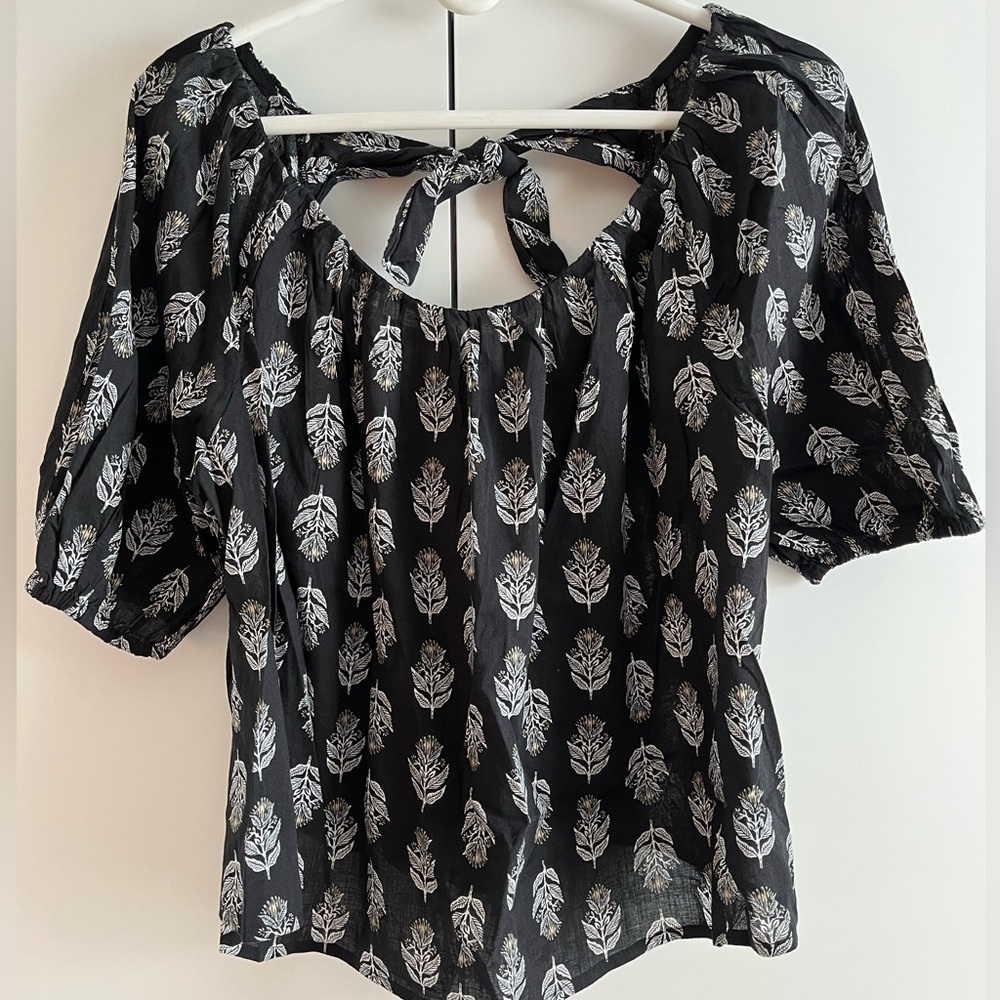 Black and White Leaf Print Women's Top